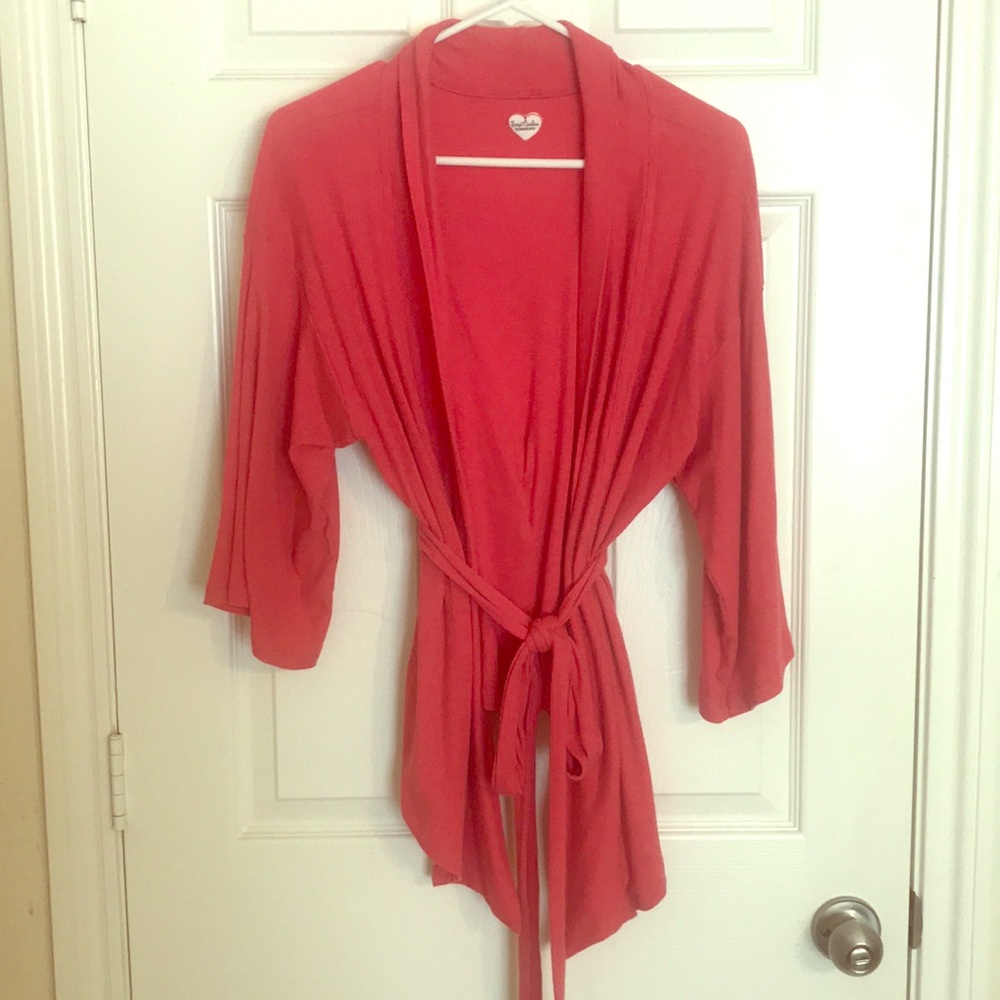 Cute cardigan, super soft, and great Summer color!